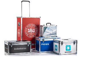 Impression numérique en couleur complète.